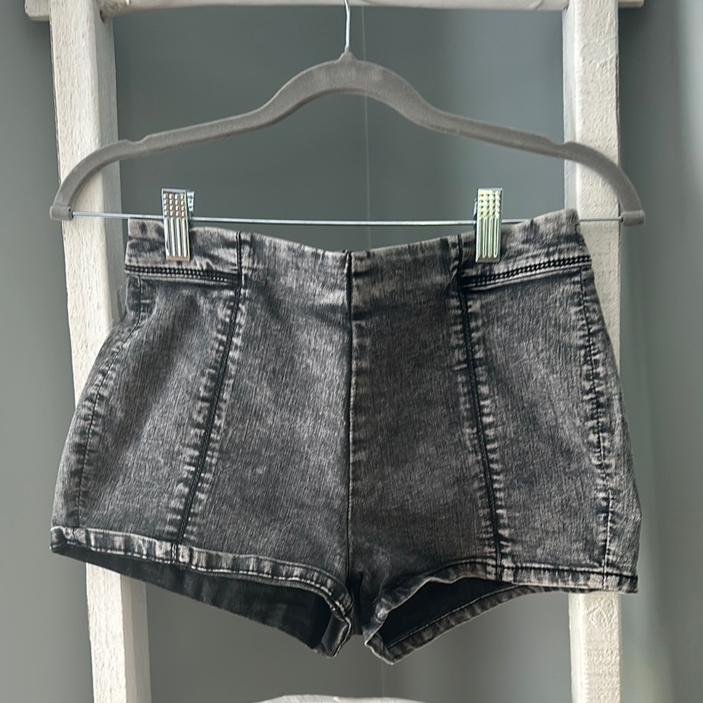 Bullhead Black Jean Shorts High-Waisted Distressed